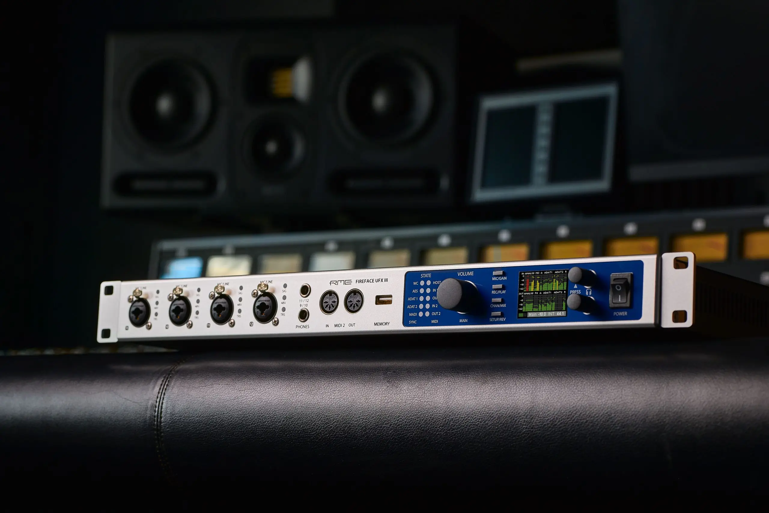RME-Fireface-UFX-III-Studio-02